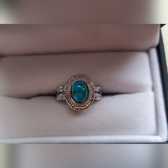 Ring - Picture 2 of 2